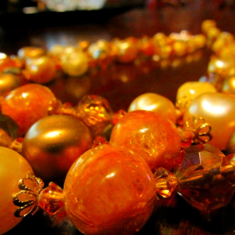 🍂 Lovely Vintage Gold-Cream-Bronze Beaded Necklace - Picture 15 of 16
